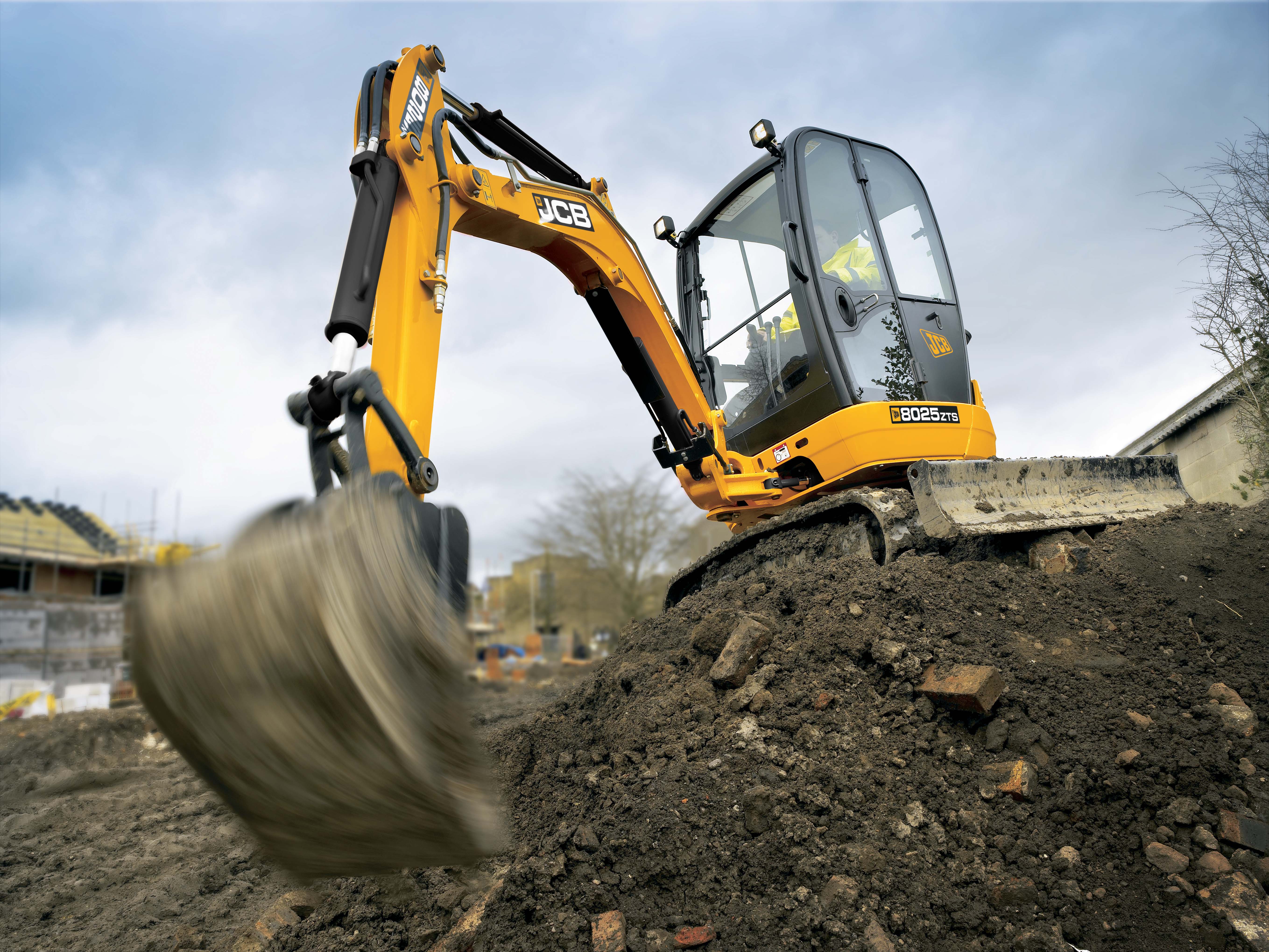 mini excavator 8025zts.JPG