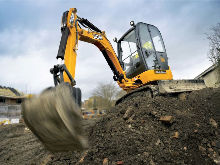 mini excavator 8025zts.JPG